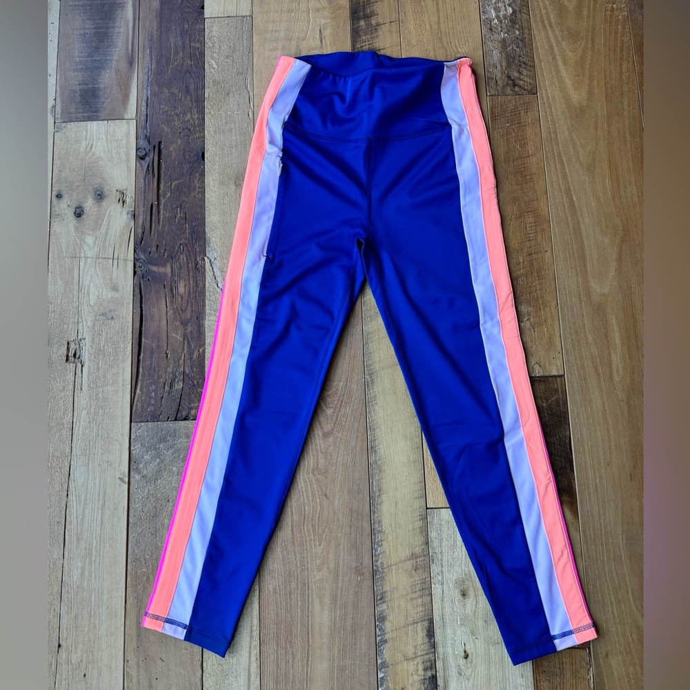 Lily Pulitzer, Luxletic, navy leggings with pink stripes down the sides.